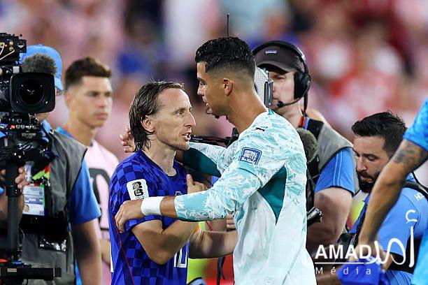  رد فعل مودريتش بعد خروج كرواتيا من كأس العالم..بكاء ومواساة رونالدو -فيديو 