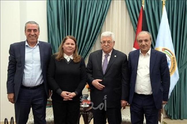 خلال لقاء فدوى البرغوثي.. عباس يجدد التأكيد على عدم السماح بالمس برواتب الشهداء والأسرى