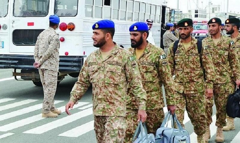 استنفار للقوات الباكستانية على الحدود مع أفغانستان