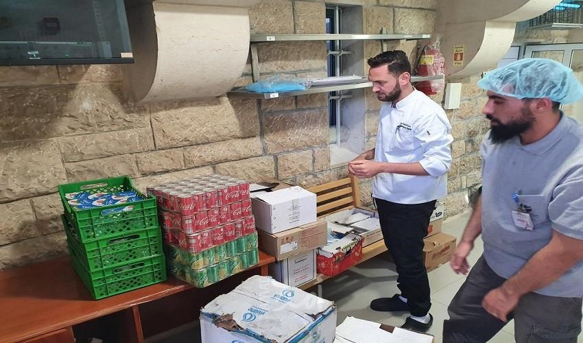 القدس: "التوفيق الخيرية"  تقدم وجبات إفطار لجميع  اقسام ونزلاء مستشفى المطلع
