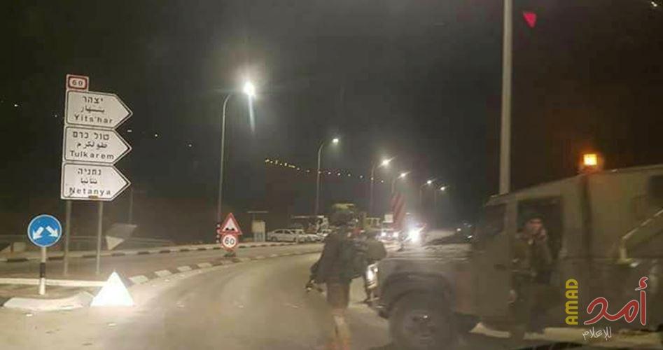 جيش الاحتلال يغلق طرقًا غرب نابلس بعد حادثة إطلاق نار