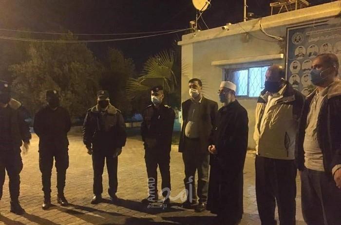 النائب الجمل يشارك في جولة ليلية على شرطة وسط قطاع غزة