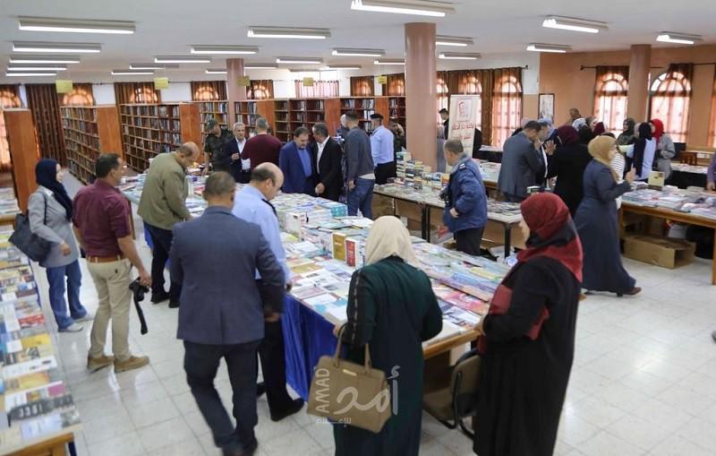 افتتاح معرض "الكتاب الثامن عشر" في قلقيلية