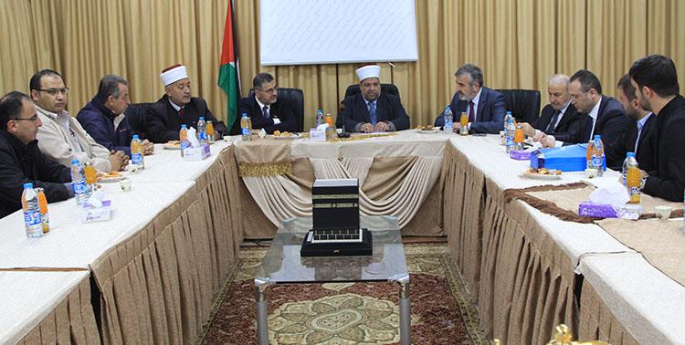 ادعيس يضع نائب وزير الاوقاف التركي بصورة التطورات الاخيرة في المسجد الاقصى