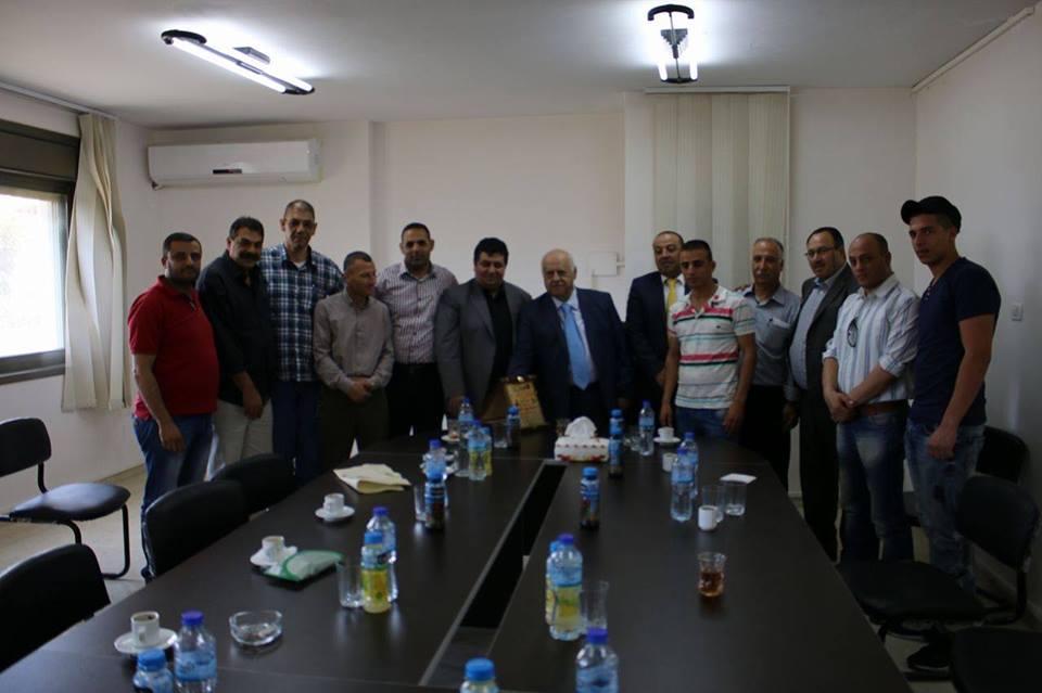تكريم رئيس هيئة مكافحة الفساد رفيق النتشة