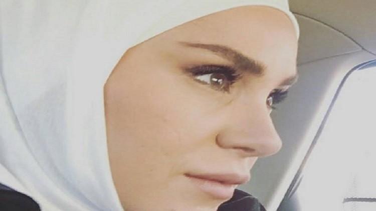 الممثلة السورية ديمة قندلفت ترتدي الحجاب