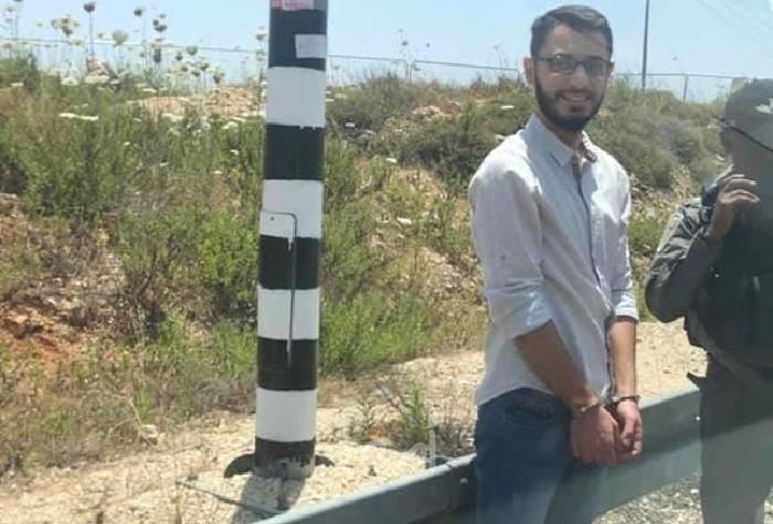 قوات الاحتلال تعتقل الطالب في جامعة بير زيت "منذر ياسين"