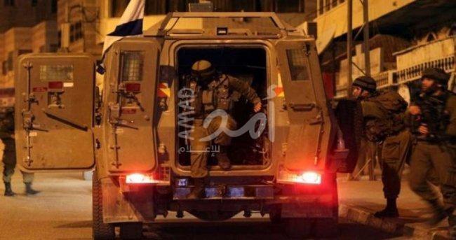 قوات الاحتلال تطلق قنابل الصوت والغاز على الشبان في عزون شرق قلقيلية