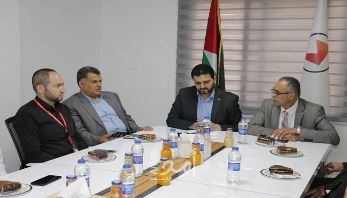 كهرباء غزة توقع اتفاقية تعاون مع الكلية الجامعية للاستفادة من الحاضنة التكنولوجية يوكاس
