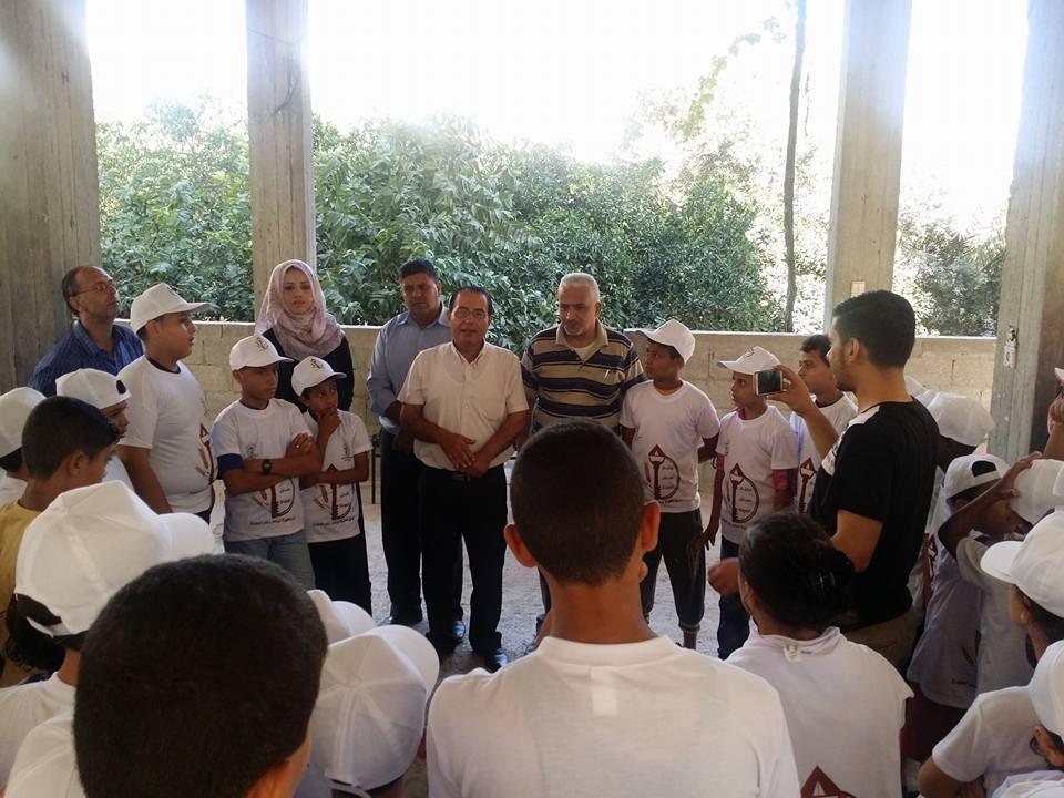 لجنة لاجئي المغازي تفتتح مخيمها الصيفي