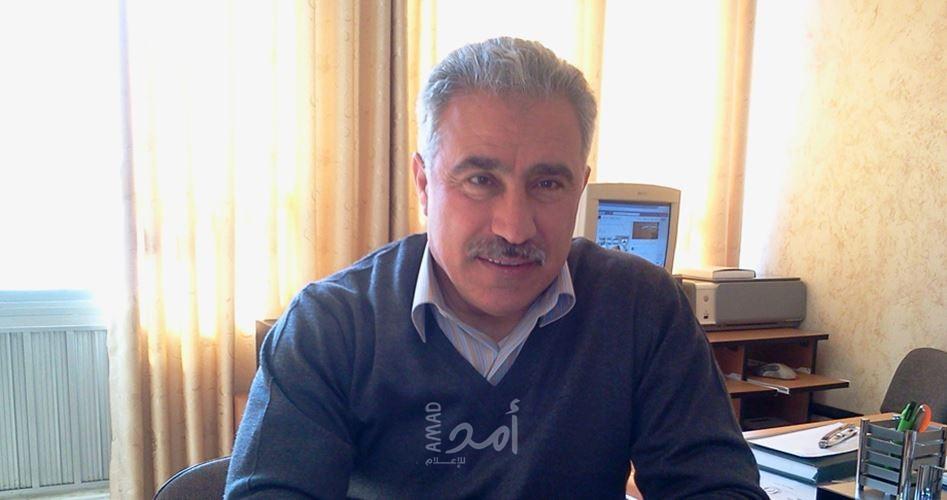 القيادي الفتحاوي حسام خضر يتساءل: كم كرازي يحكمنا الآن يا عرفات؟!