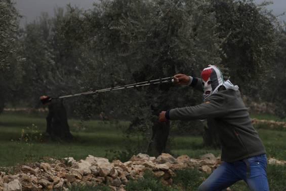 قيادي في فتح: المغامرة بانتفاضة ثالثة تعني انهيار الكيان الفلسطيني