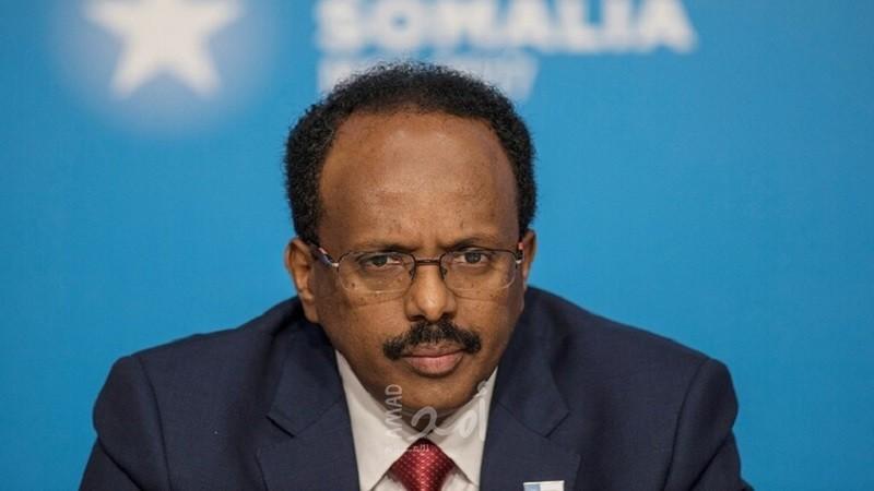 رئيس الصومال يُعلق سلطات رئيس الوزراء ويوقف قائد البحرية عن العمل
