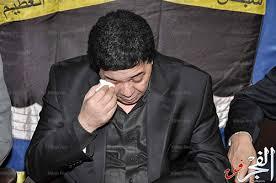 بالصور.."أحمد آدم" يتلقّى عزاء الفنانة الراحلة "رشا يحيى"