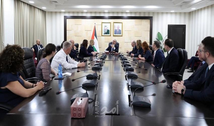 اشتية يدعو بريطانيا لتجسيد قرار برلمانها بالاعتراف بفلسطين