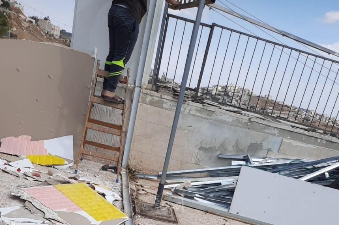 شرطة الاحتلال تجبر مقدسياً على هدم غرفتين من منزله- صور