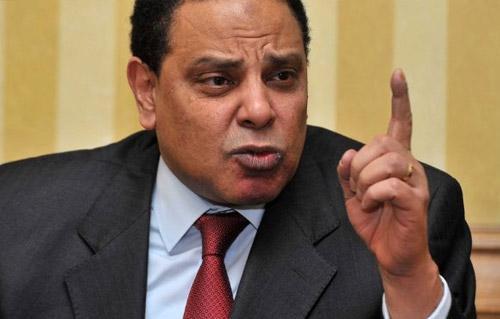 الكاتب الأسواني: من حق السيسي الترشح للرئاسة.. وجماعة الإخوان "الإرهابية" تخطط لإسقاط الدولة