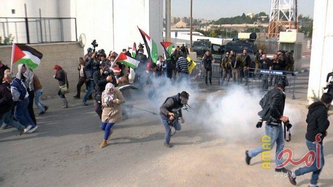 جيش الاحتلال يقمع وقفة احتجاجية ضد الاستيلاء على أراضي المواطنين بالخليل