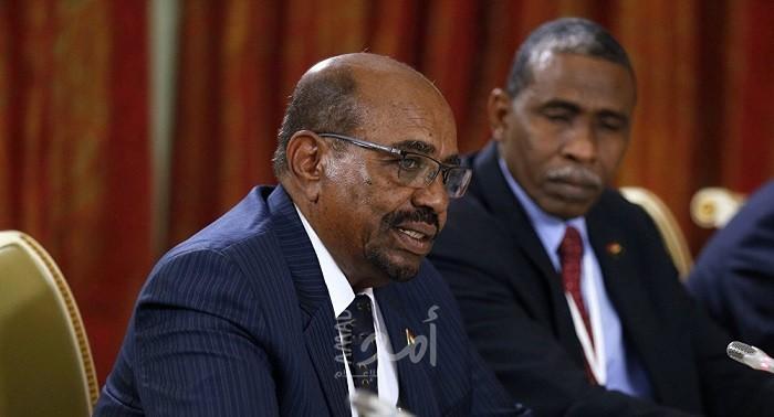 الشرطة السودانية تنفي الأنباء عن محاولة لتهريب المخلوع البشير