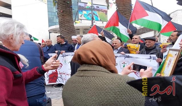 فيديو - القدس: قوات الاحتلال تعتقل صحفياً وتقمع وقفة تضامنية مع الأسرى