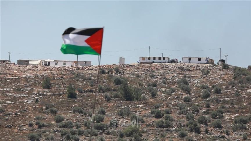 دويكات: لن يرفع في سماء بيتا إلا العلم الفلسطيني