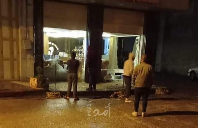 الخليل: مجهولون يطلقون النار تجاه المحال التجارية في "وادي الهرية وجبل أبو رمان"