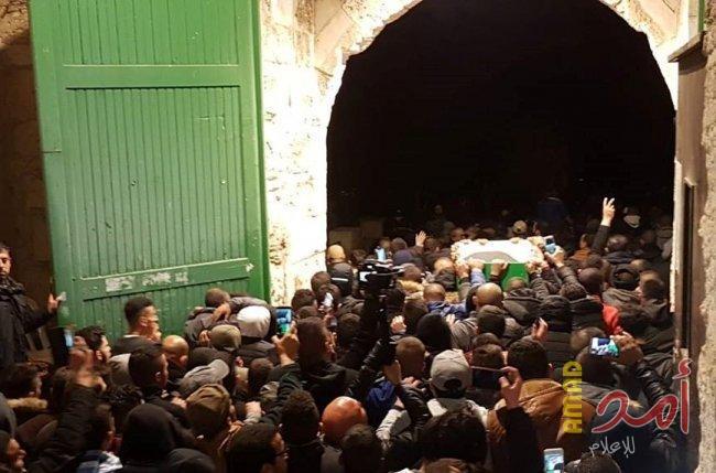 القدس: قوات الاحتلال تعتدي على المشاركين في جنازة العباسي