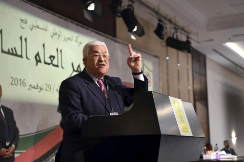 الرئيس عباس ينعى الشاعر الفلسطيني الكبير احمد دحبور