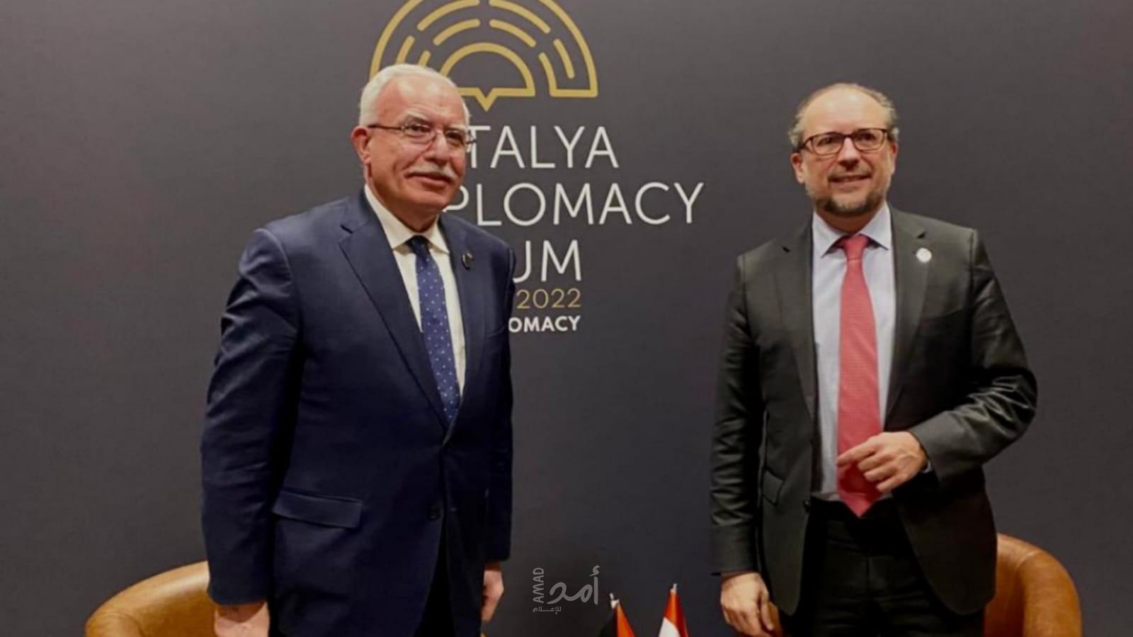 المالكي يلتقي نظيره النمساوي على هامش منتدى انطاليا الدبلوماسي