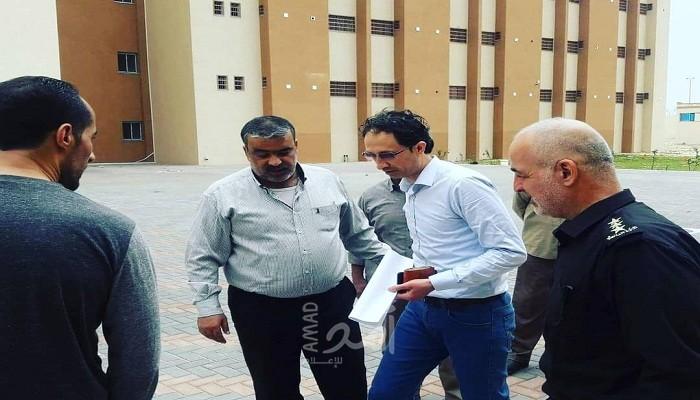 صور- الكاتب "شراب" يبادر باخراج عدد من الموقوفين على "ذمم مالية".. والبطنيجي لـ"أمد": الفكرة لاقت اقبالا