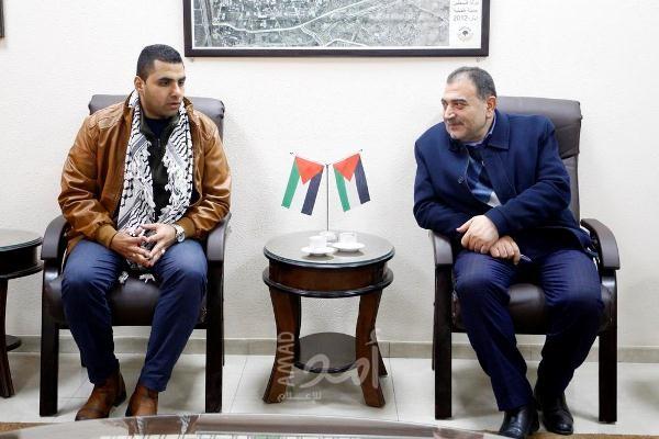 قلقيلية: ‏رئيس البلدية يستقبل فريق الامل لدعم مرضى السرطان