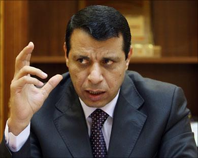 النائب محمد دحلان يبارك لنادي خدمات رفح ويقدم هدية مالية بقيمة 5000 $