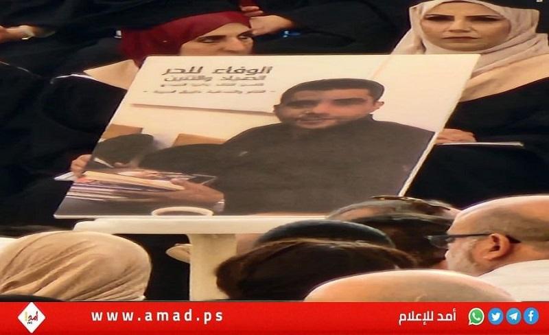 الأسير زكريا الزبيدي ينال شهادة الماجستير من "جامعة بيرزيت"