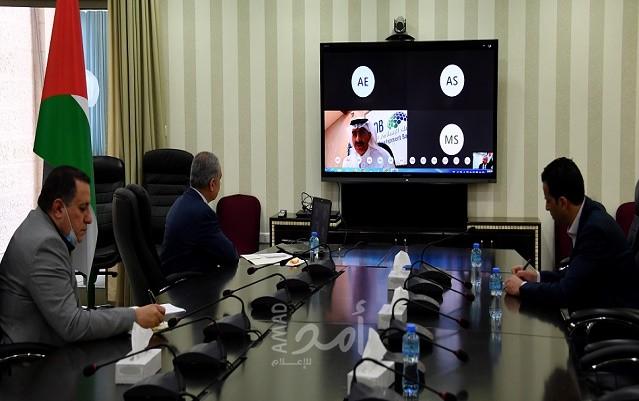أشتية يدعو البنك الإسلامي للتنمية لتقديم مساعدة عاجلة لدعم المنشآت المتوسطة والصغيرة في فلسطين