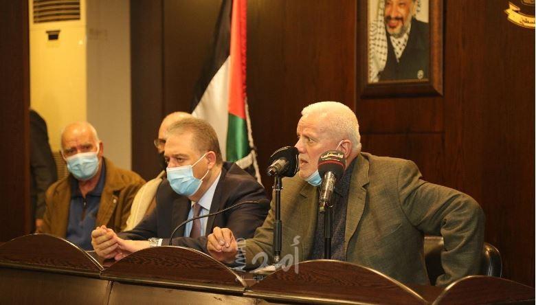 بعد فضيحة أمن السفارة.. دبور يستقبل وفد من الفلسطينين  النازحين من سوريا