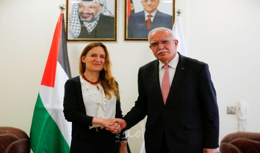 لبحث المستجدات.. المالكي يلتقي مديرة دائرة الشرق الأوسط في وزارة الخارجية الفرنسية السفيرة آن جيجون