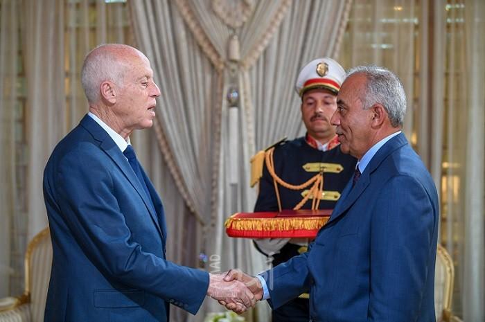 الرئيس التونسي يكلف رسميا الحبيب الجملي مرشح "حركة النهضة" بتشكيل الحكومة