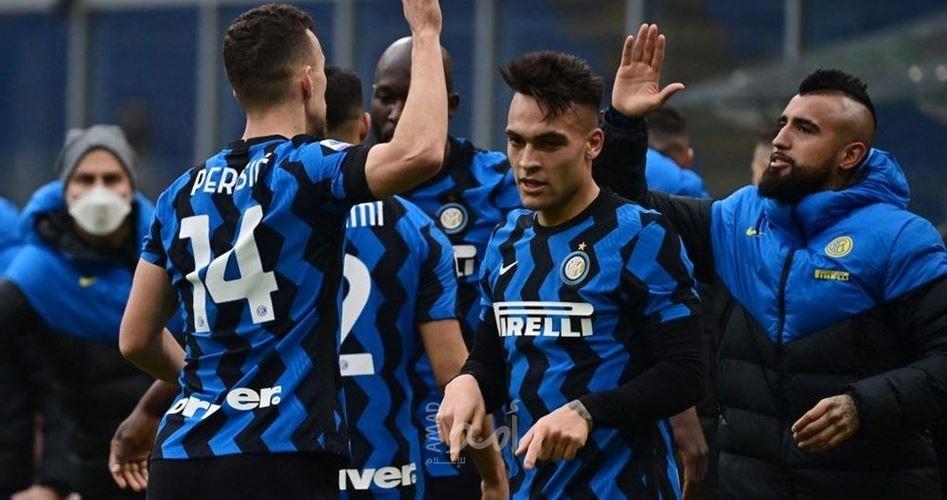 الدوري الإيطالي.. إنتر يحسم موقعة الديربي بثلاثية في شباك ميلان
