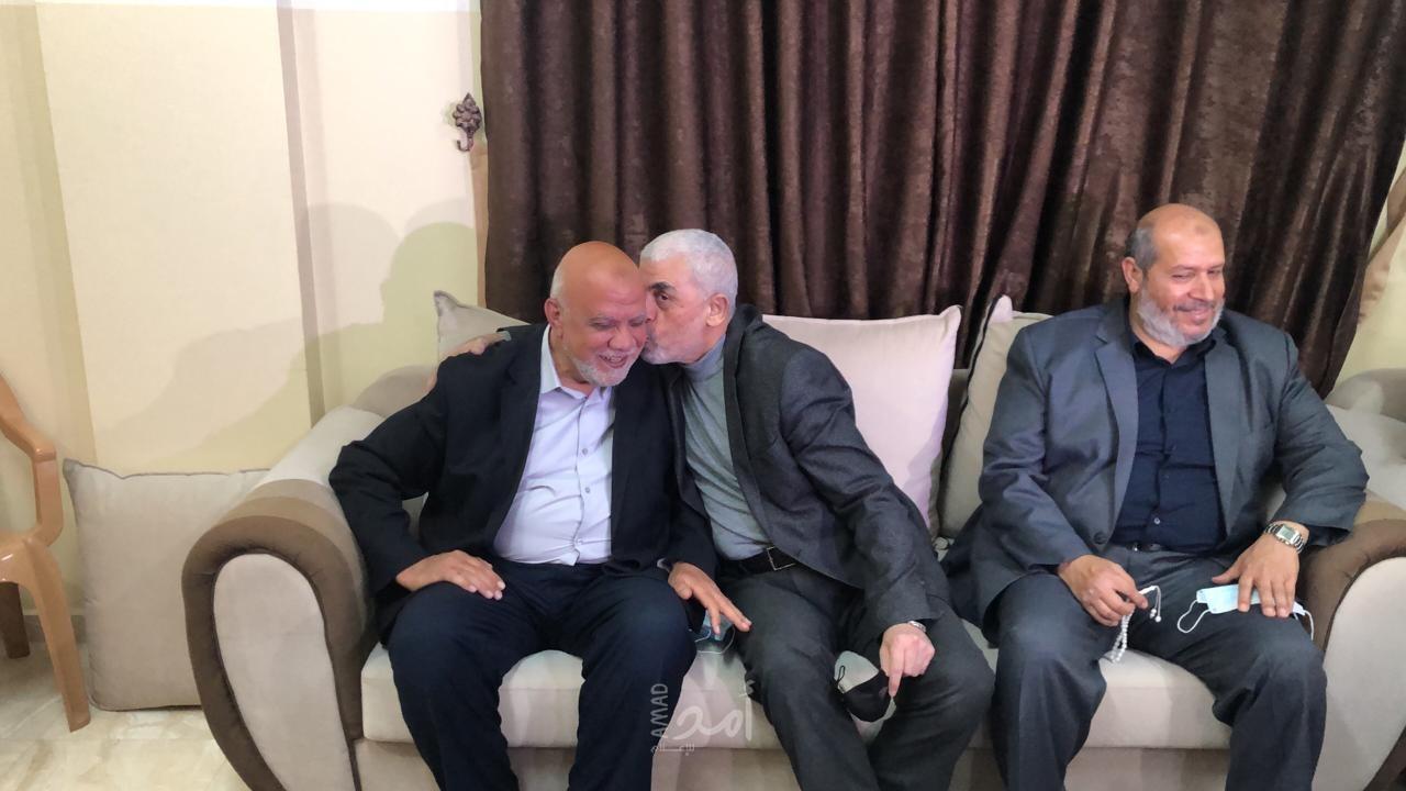 تقرير: هل تحدث أزمة بين السنوار وعوض الله؟