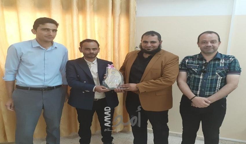 المركز العربي للأبحاث يهنيء أبو عبسة لتوليه منصب عميد كلية في جامعة فلسطين
