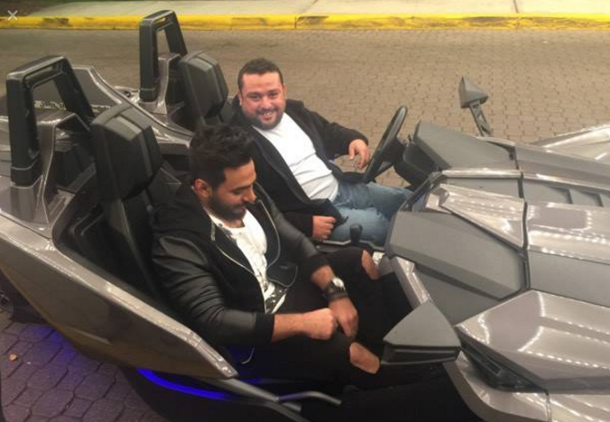 بالصور.. تعرف على لغز "موتوسيكل" المطرب تامر حسنى فى أمريكا