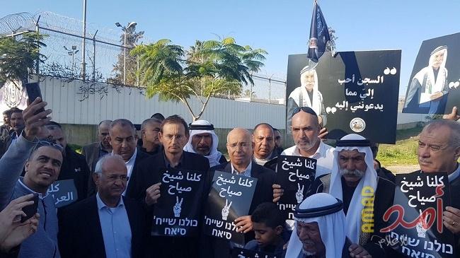بالصور - زيارات تضامنية للعراقيب والنقب طيلة فترة مكوث الطوري في السجن
