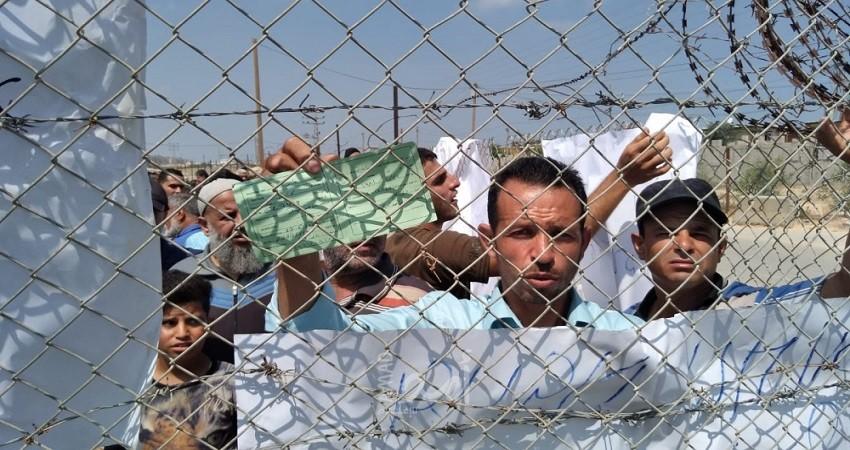 أبو زعيتر يُوضح لـ "أمد" كيف تراوغ إسرائيل لنهب حقوق العمال الفلسطينيين