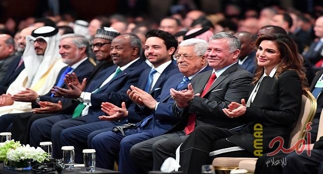بالصور.. عباس يلتقي مسؤولين ومستثمرين في "منتدى دافوس"