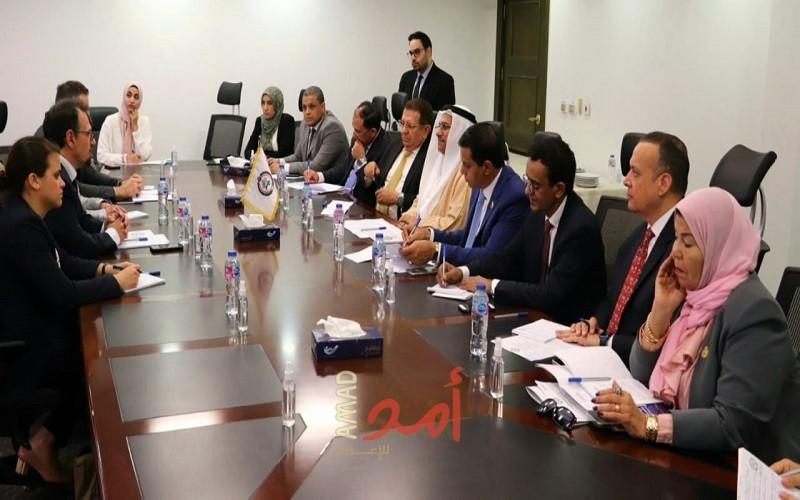 العسومي يبحث قضايا الهجرة غير الشرعية واللجوء والجرائم عابرة الحدود