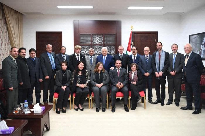 الرئيس عباس يستقبل وفد المنظمة العربية للتربية والثقافة والعلوم " الألكسو"