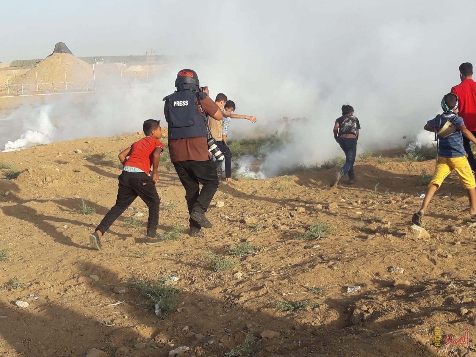بالفيديو والصور.. عشرات الاصابات معظمهم من النساء جراء قمع الاحتلال تظاهرة شرق غزة
