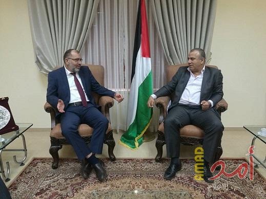 قطامي يبحث مع مدير منظمة التعاون الإسلامي في فلسطين حشد التمويل لتعزيز صمود المواطنين