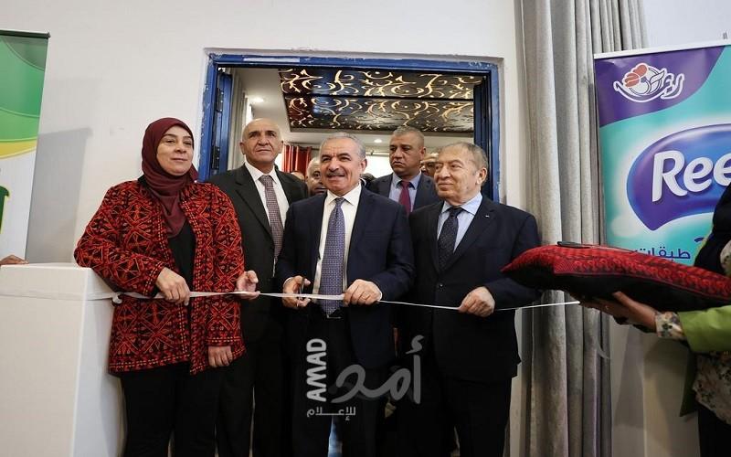 اشتية: الحكومة تضع كل إمكانياتها لدعم قطاعات الصناعة والزراعة كباقي القطاعات الأخرى