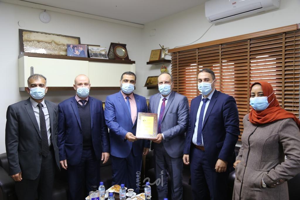 المدهون يكرم "عصام يونس" لحصوله على الجائزة الألمانية الفرنسية لعام 2020
